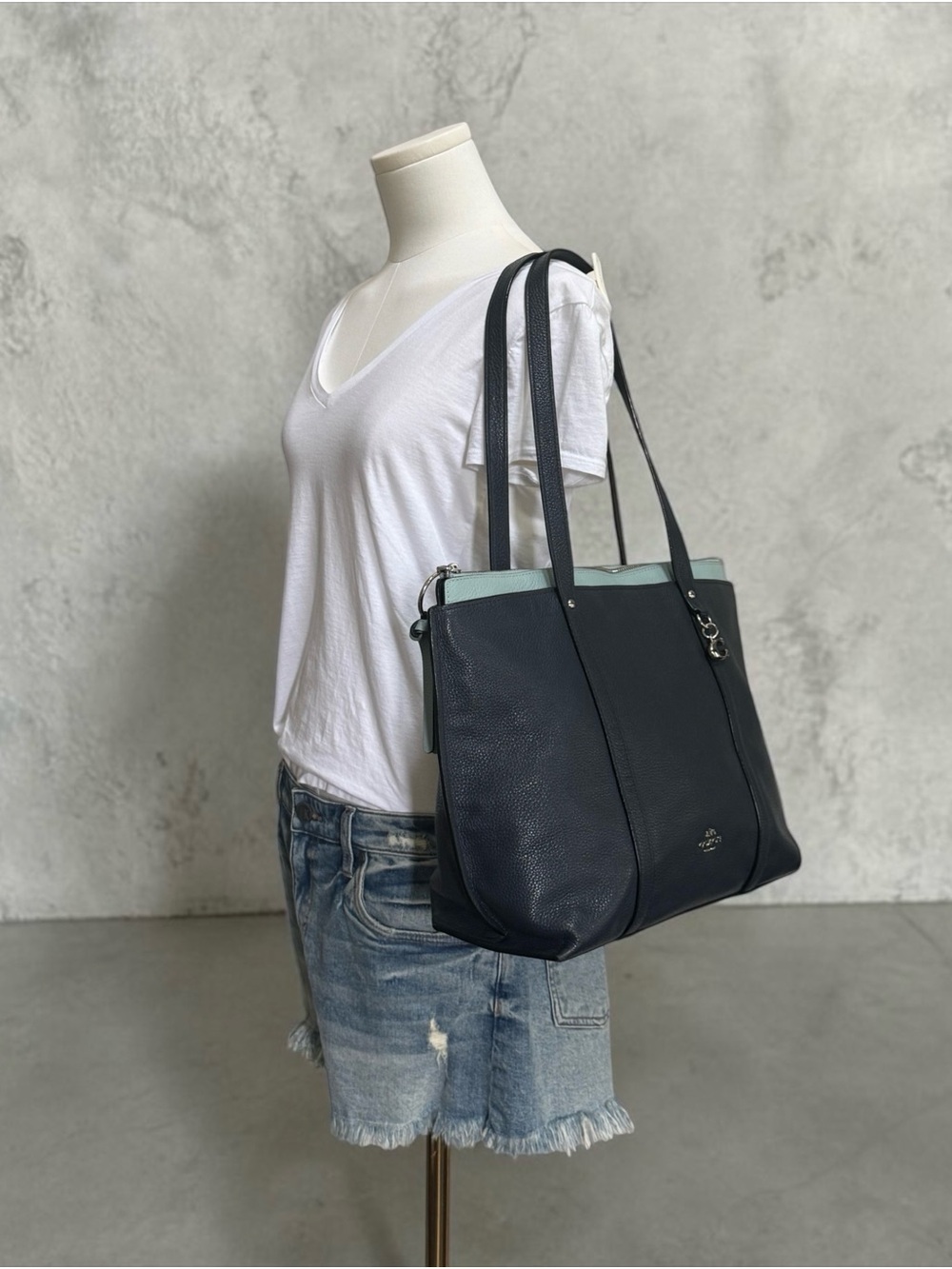 Authentic Coach May Two Tone Blue Pebbled Leather Tote Bag! - Picture 13 of 13